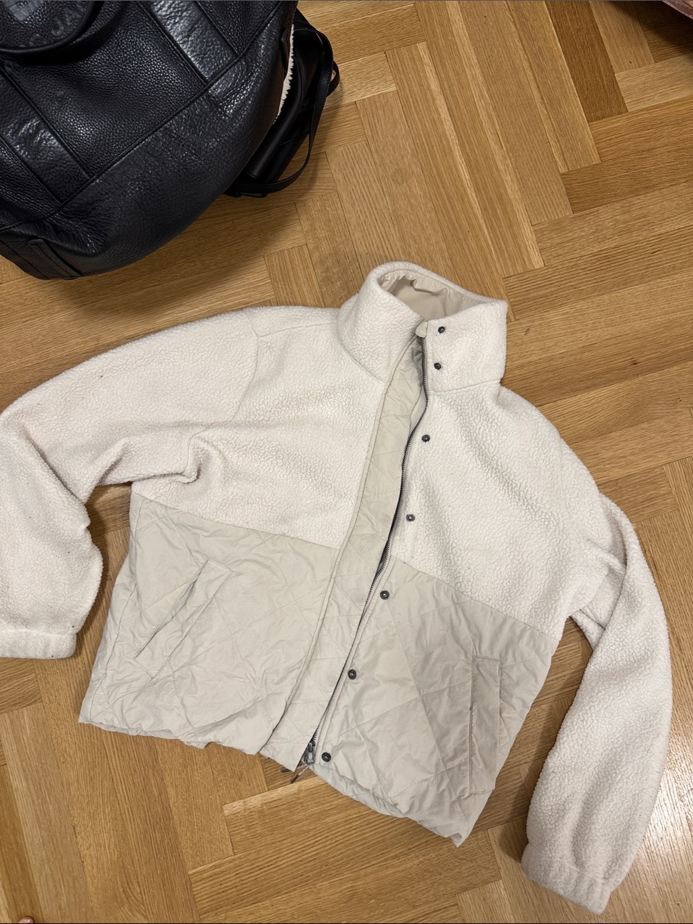 Vuori Cream Two-Tone Sherpa & Quilted Snap Jacket